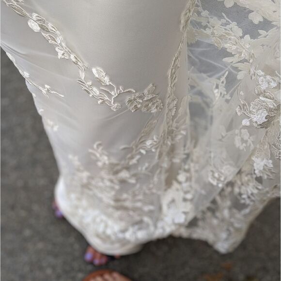 Wedding Dress   - Picture 5 of 5